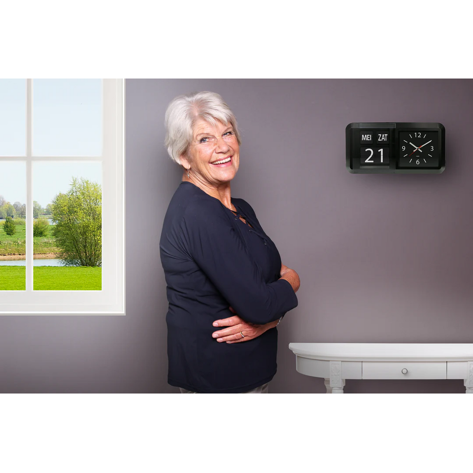 Extra grote wandklok met datum